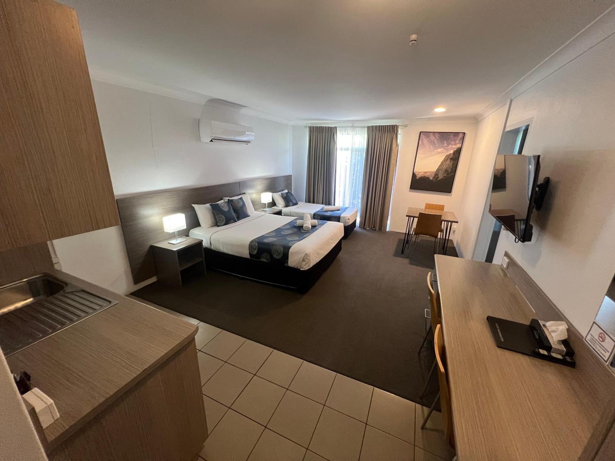 נראברי Adelong Motel מראה חיצוני תמונה